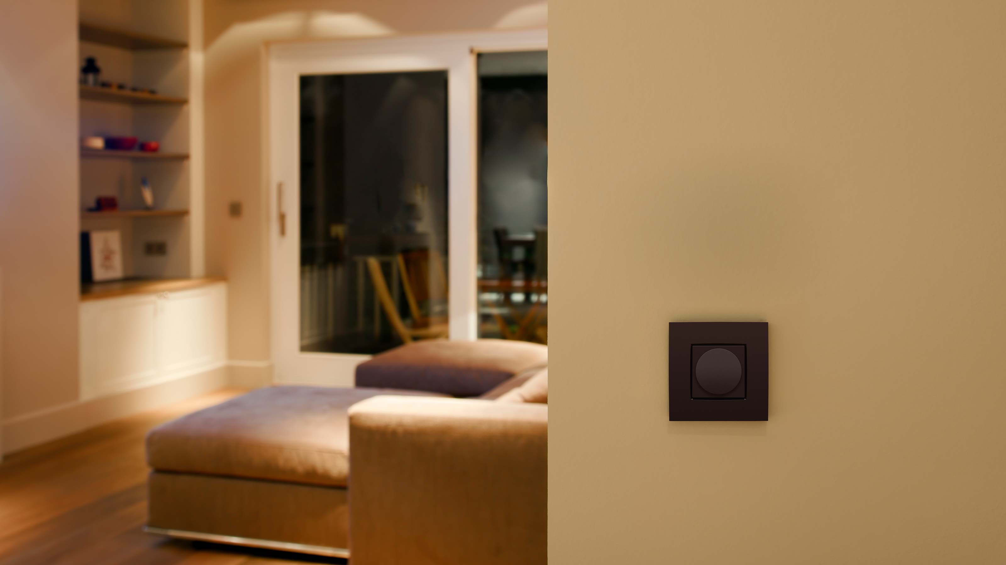 Living Room dimmer Niko Intense dark brown