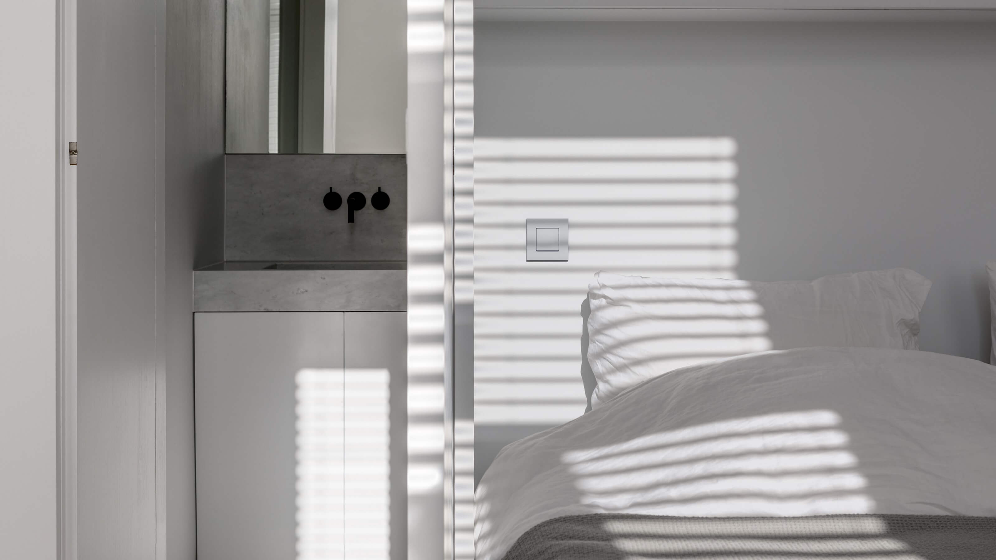 Finitions blanches pour des prises et des interrupteurs