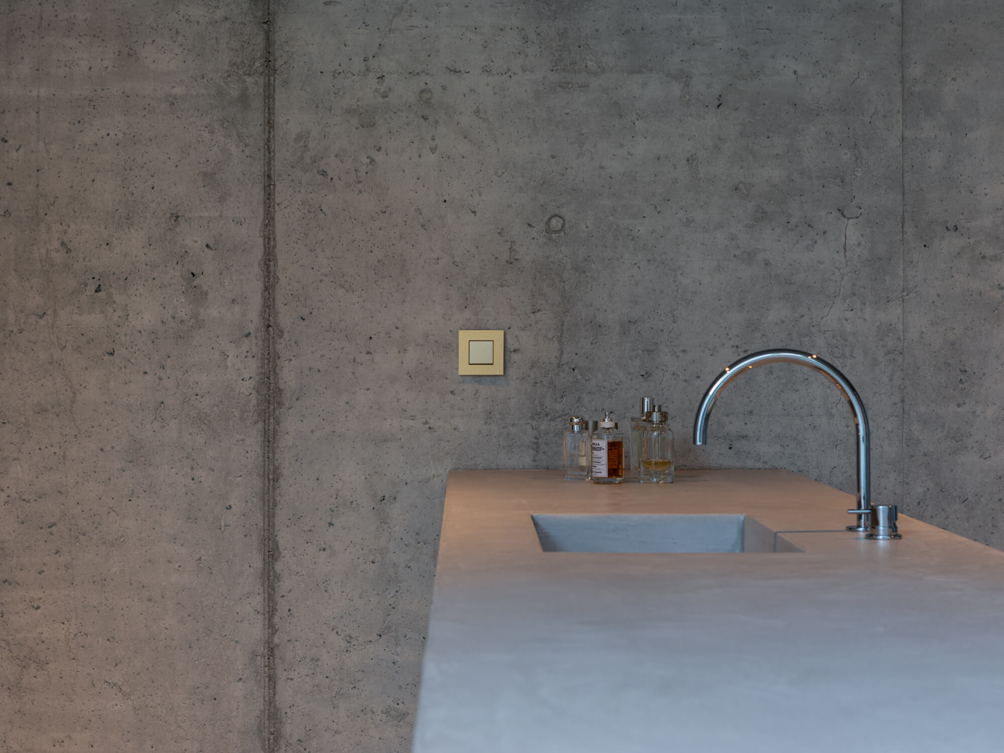 aluminium en staal afwerkingen in de keuken