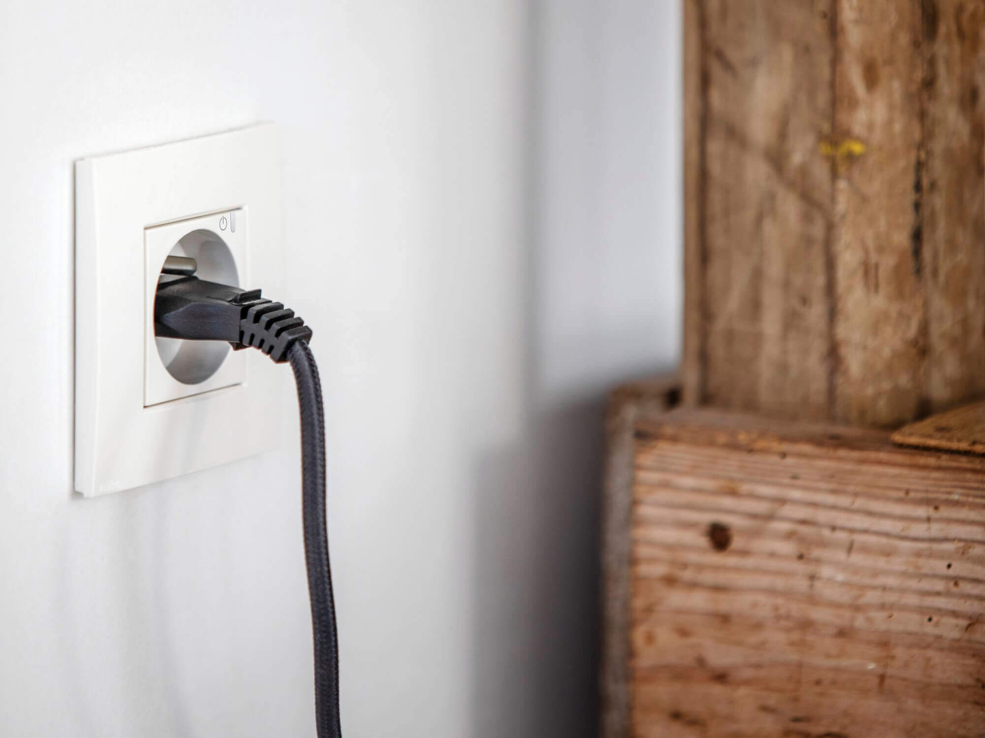 Wit geconnecteerd slim wifi stopcontact van Niko