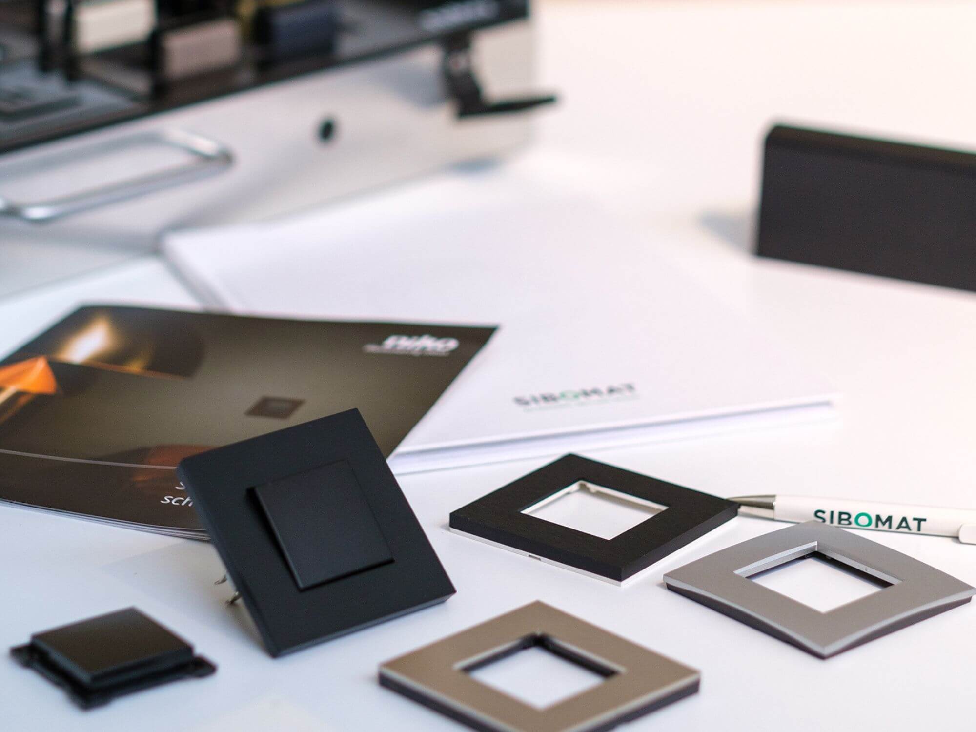 steel blackNiko switch and other finishings