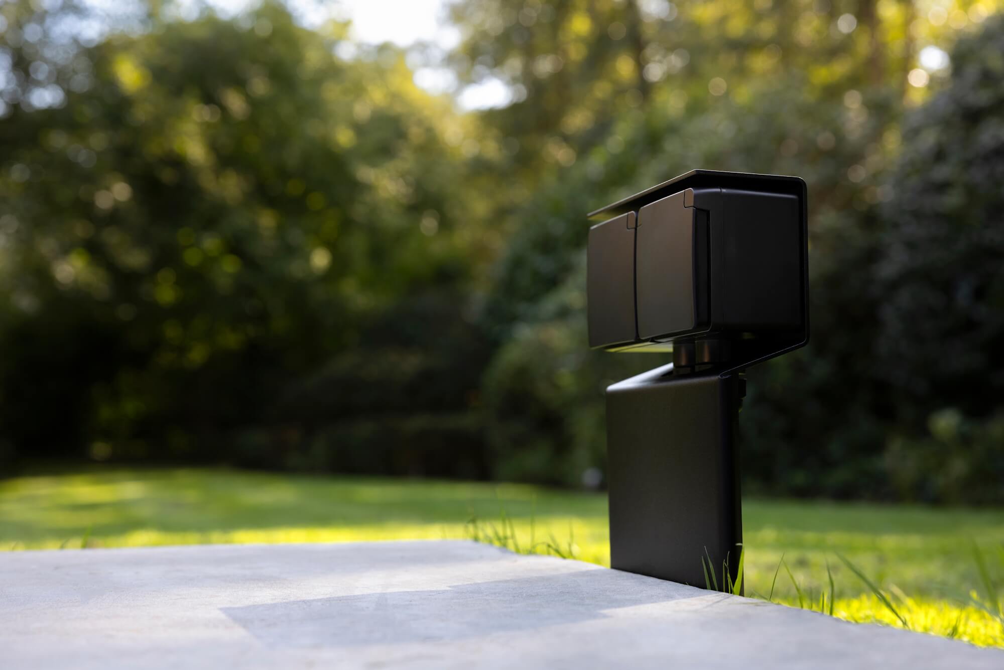 Niko Hydro tuinpaal essential met 2 stopcontacten voor buitengebruik