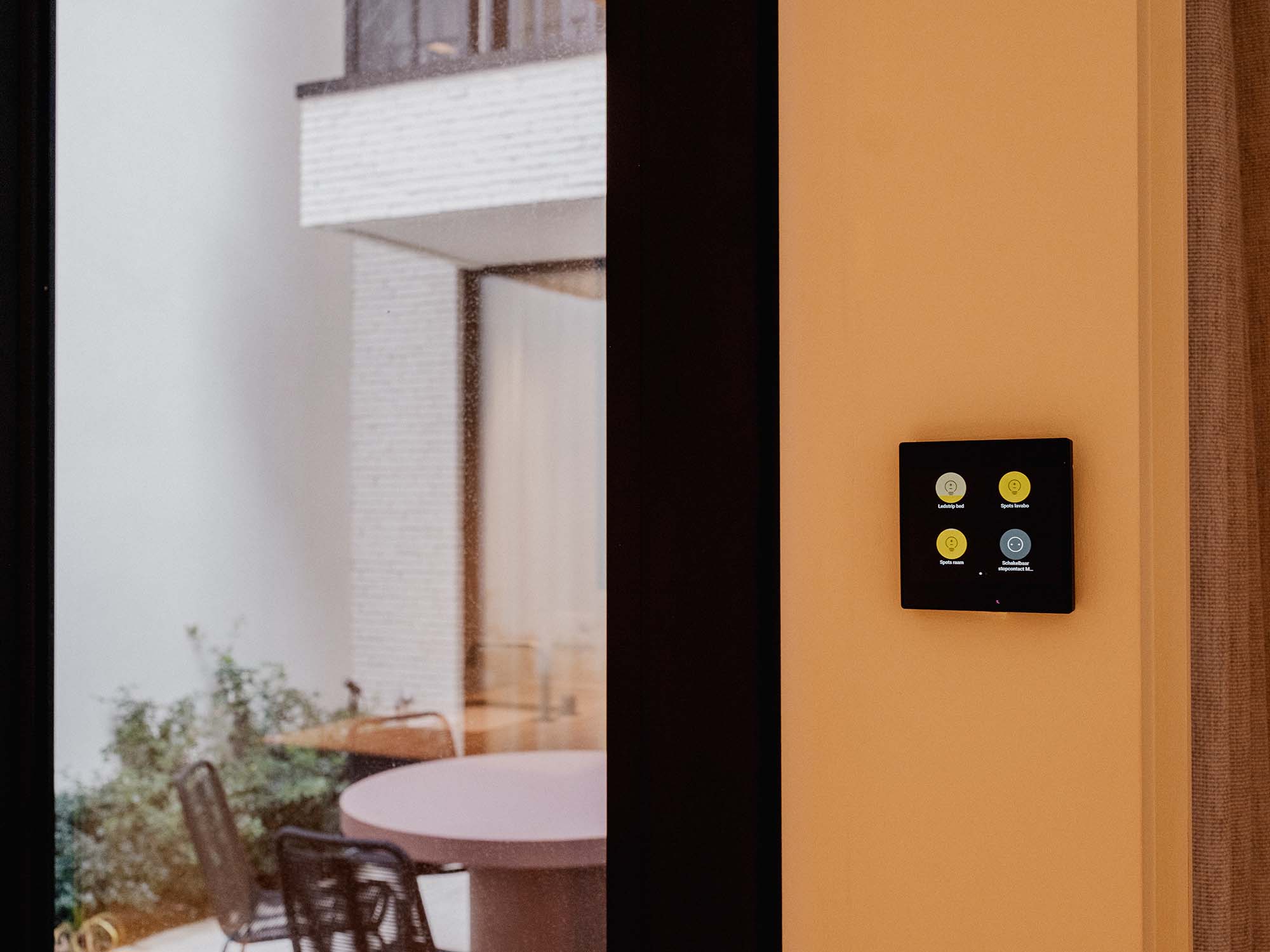 testimonial Salt heldentoren niko rocker & niko toggle, digital black for niko home control