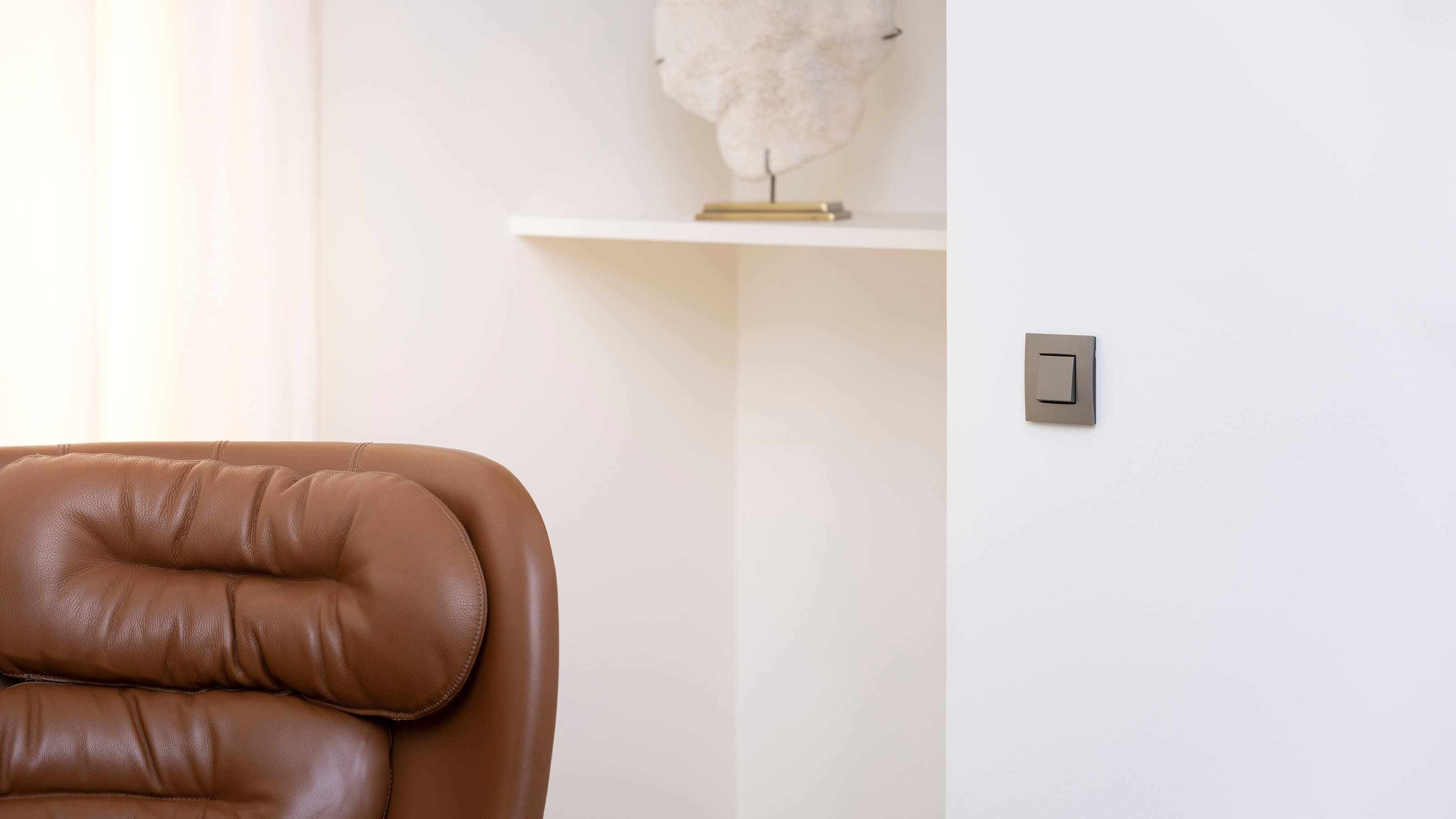 Niko Intense interrupteur en couleur bronze