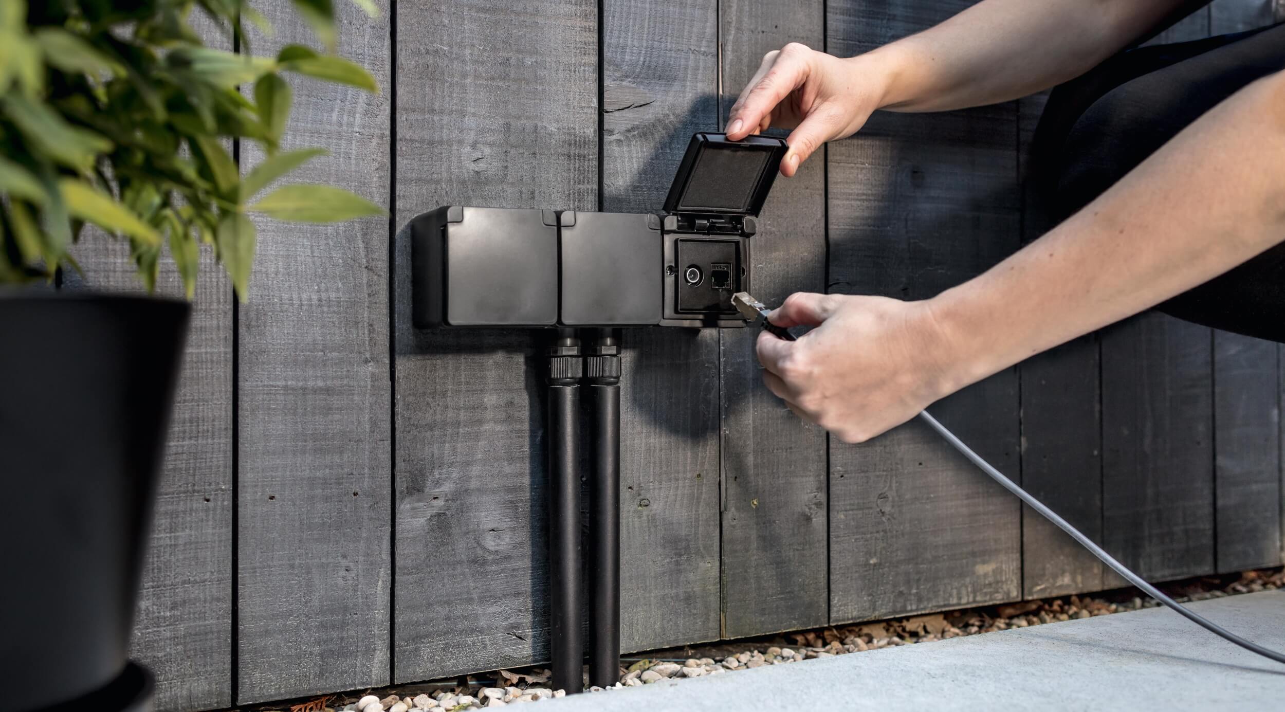 Stopcontacten en netwerkaansluitingen voor buiten