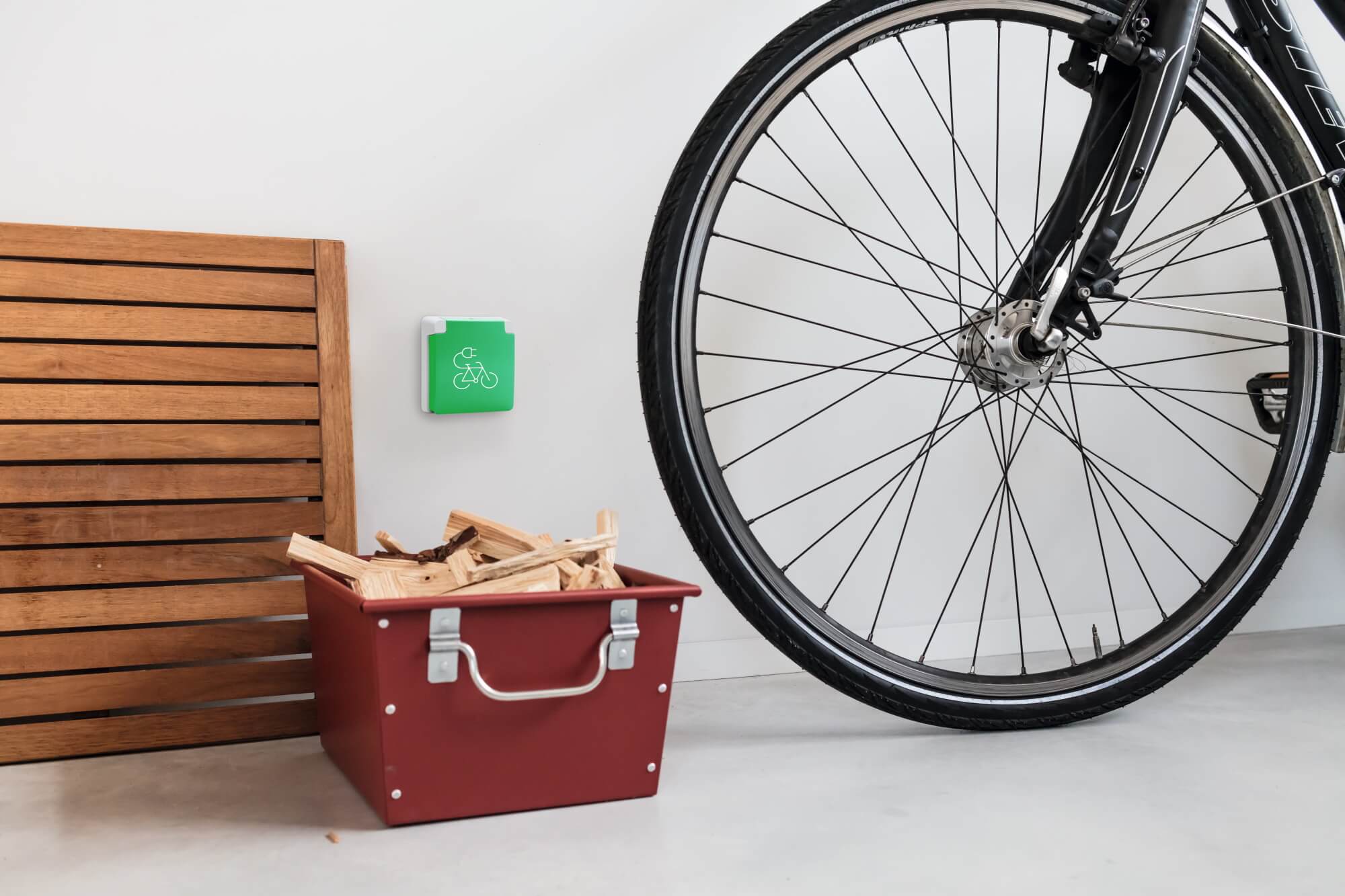 Niko Hydro stopcontact voor elektrische fiets in berging