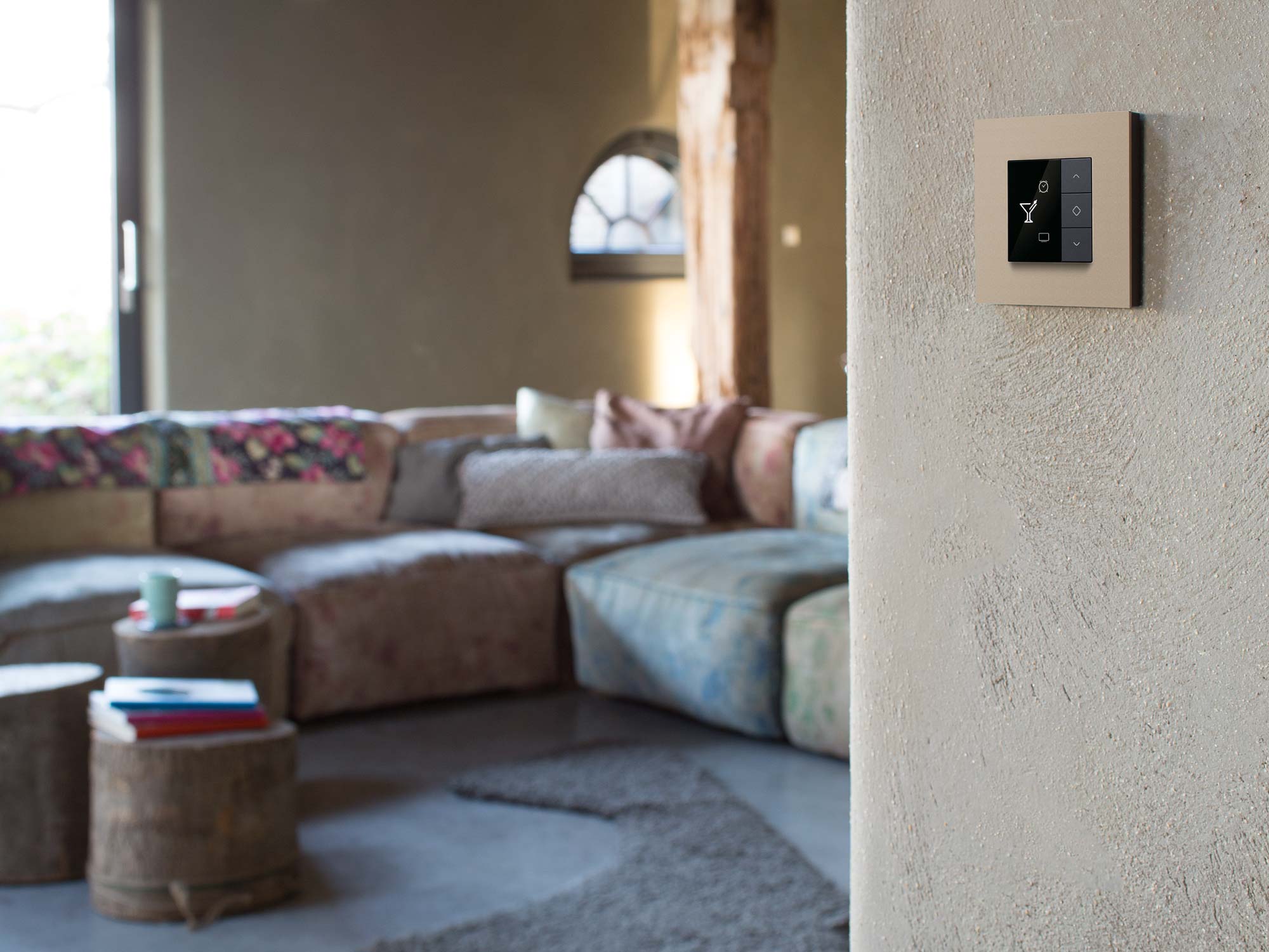 Niko home control, huisautomatisering en domotica besturen vanuit de woonkamer