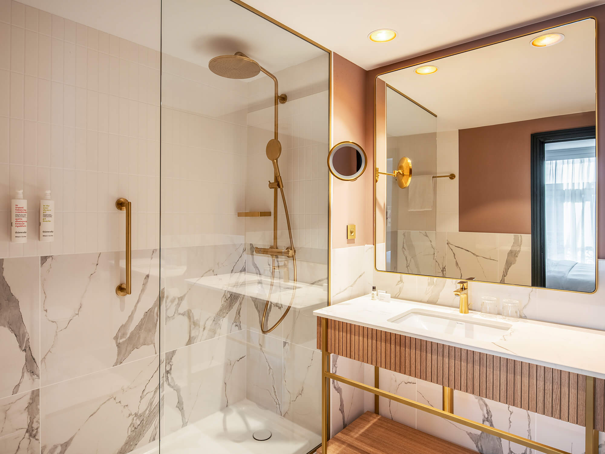 Bathoom in Marriott hotel Brussels with Niko products