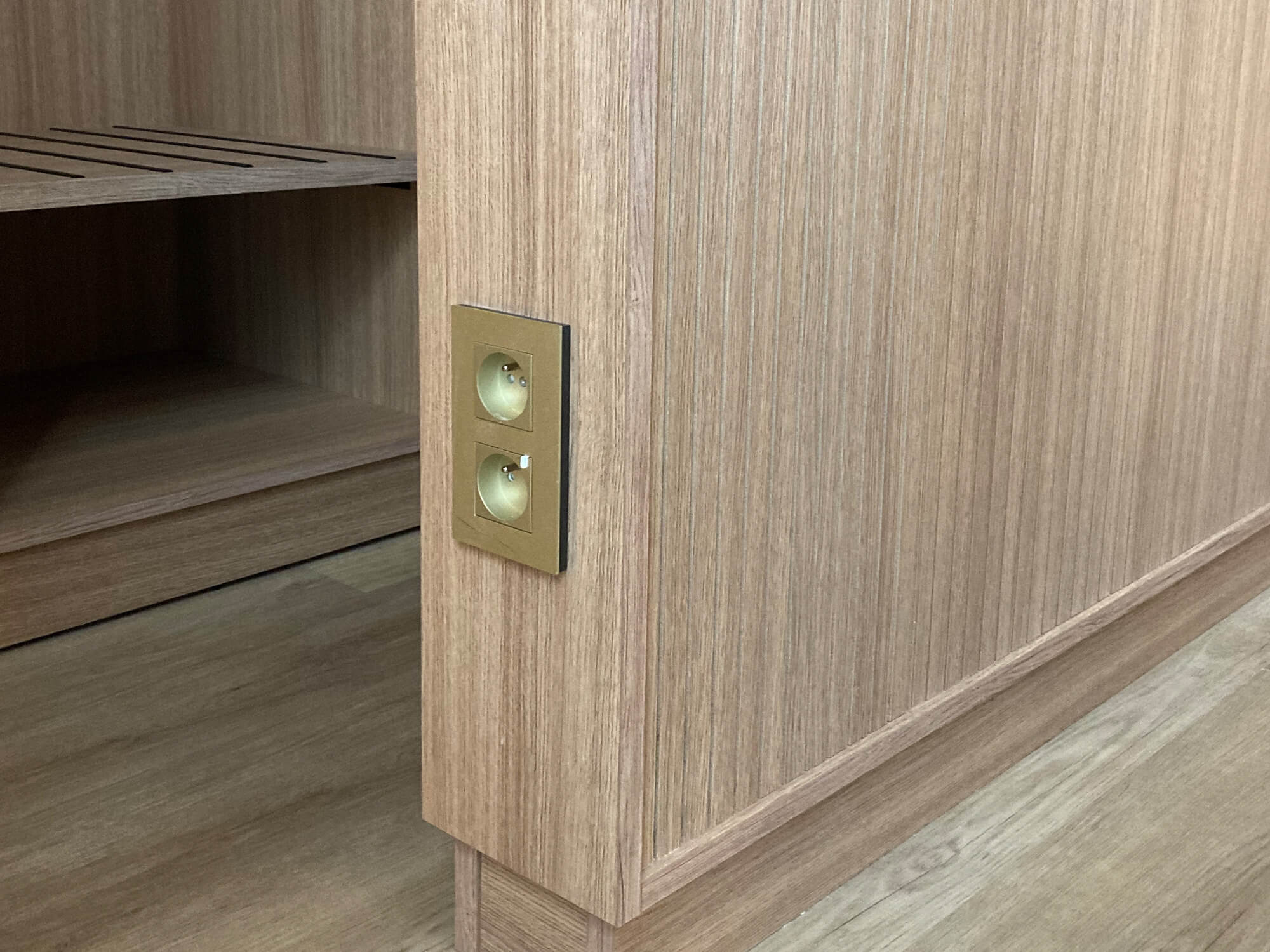 Special edition of the Niko Pure alu gold series installed in Marriott hotel Brussels