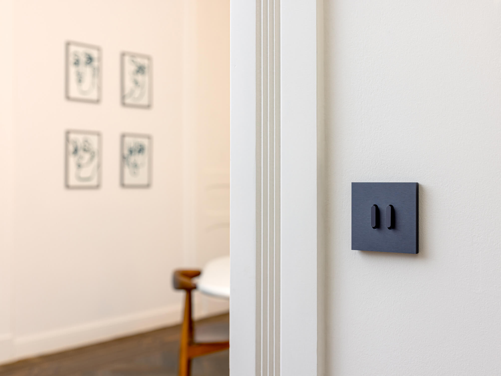 Niko Rocker - double light switch in colour black