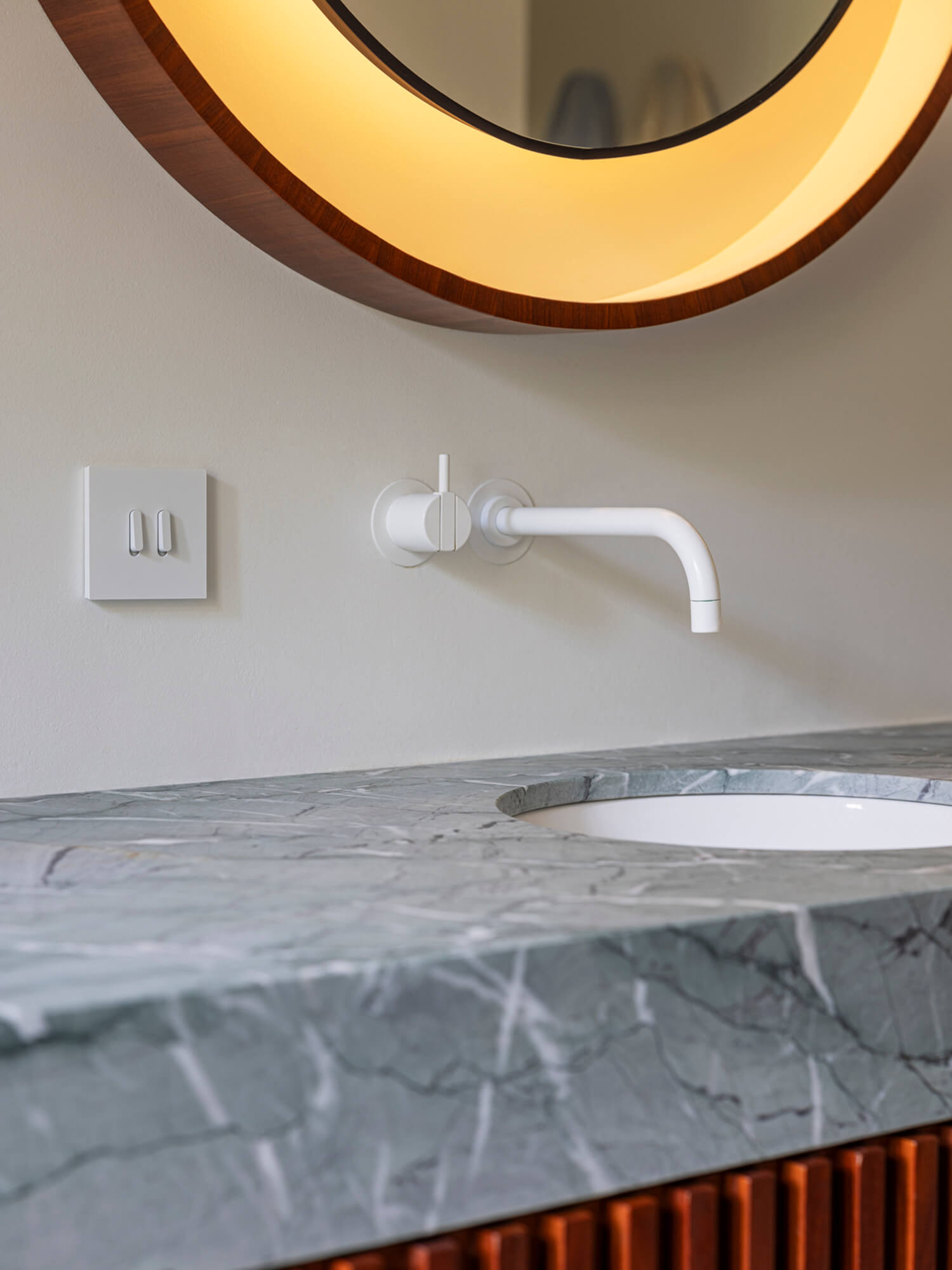 Niko Rocker - alu grey brushed